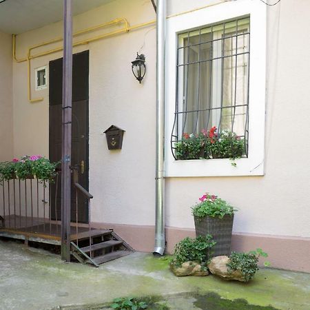 Cozy Apartment On Yevreiska Street Одеса Екстериор снимка