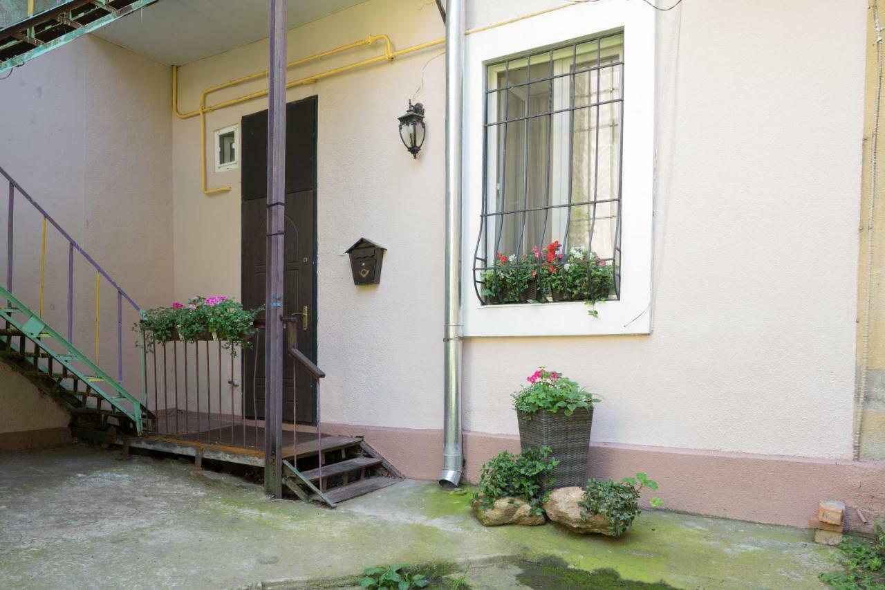 Cozy Apartment On Yevreiska Street Одеса Екстериор снимка